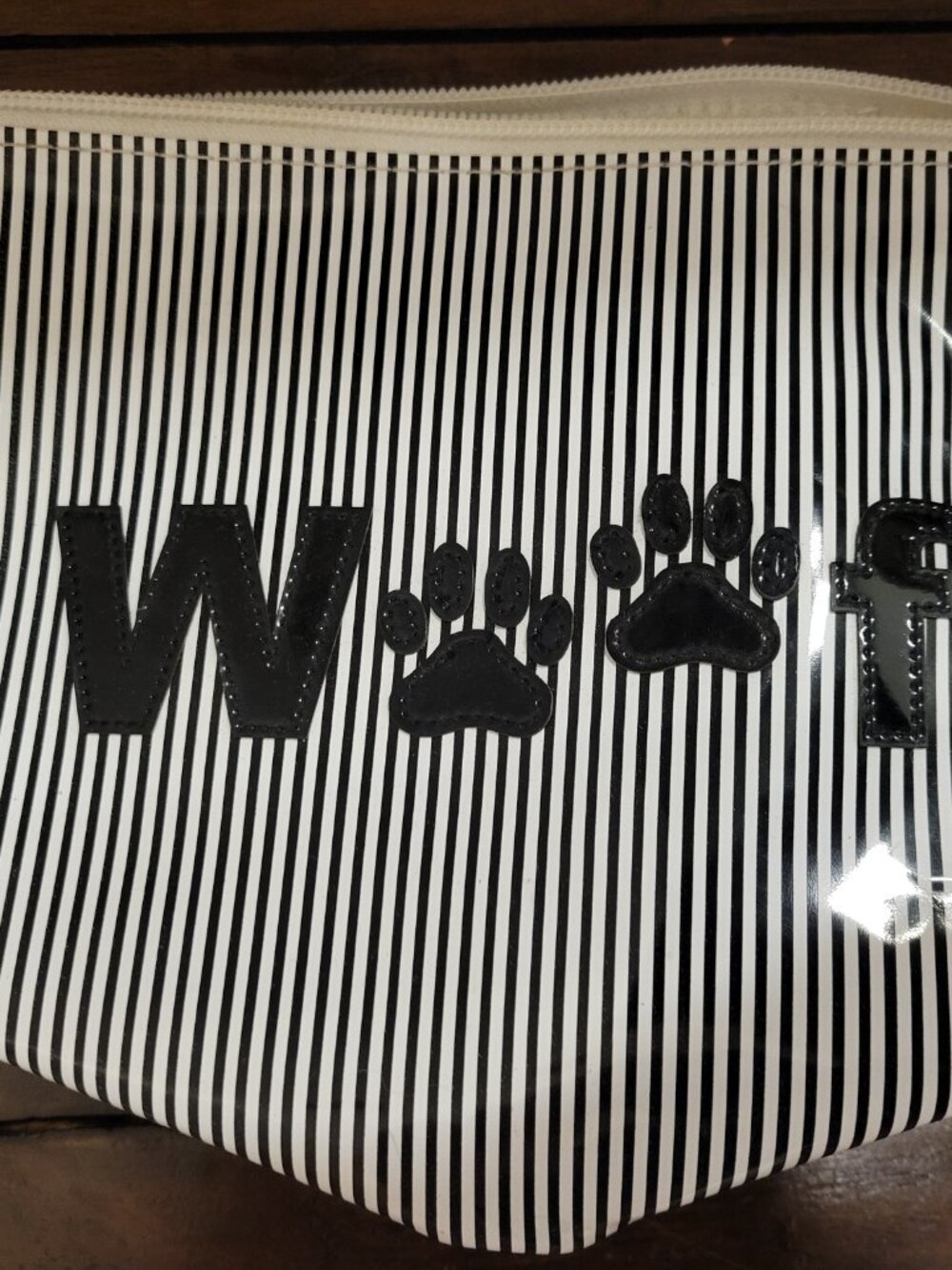 Betsey Johnson Pug Weekender Bag & Lunch Tote - Picture 11 of 13